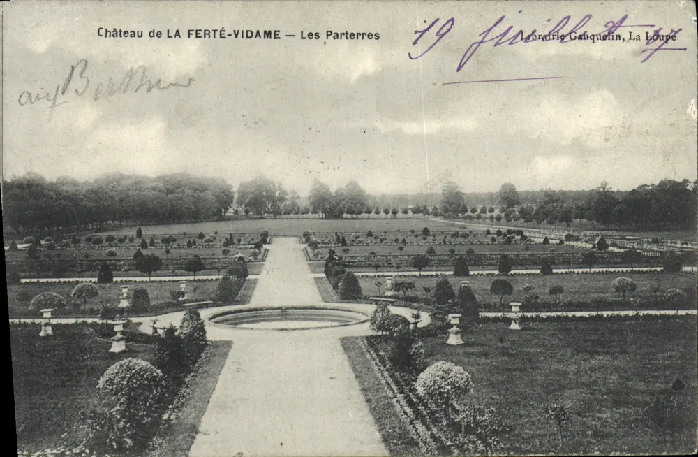 Château de LA FERTÉ-VIDAME — Les Parterres — Labratrie Ganquelin, La Loupe - Frente