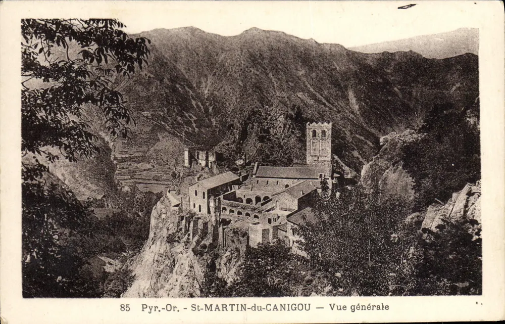 St-MARTIN-du-CANIGOU — Vista geral — Pyr. Or. — N° 85 - Frente