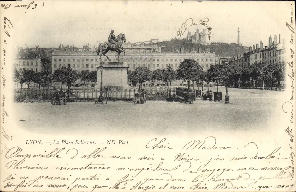 LYON — A Place Bellecour — ND Pbot - Frente