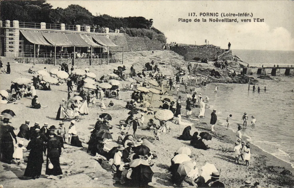 PORNIC (Loire-Inférieure) — Praia da Noéveillard, para leste — editor desconhecido, n° 117 - Frente