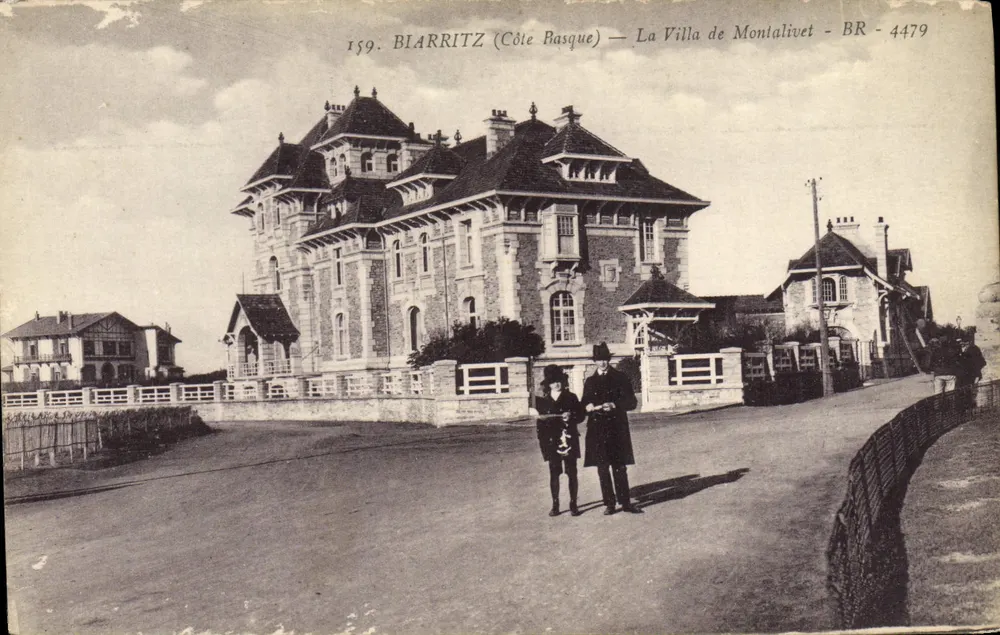 Blarritz (Côte Basque) — A Villa de Montalivet — BR - 4479 - Frente