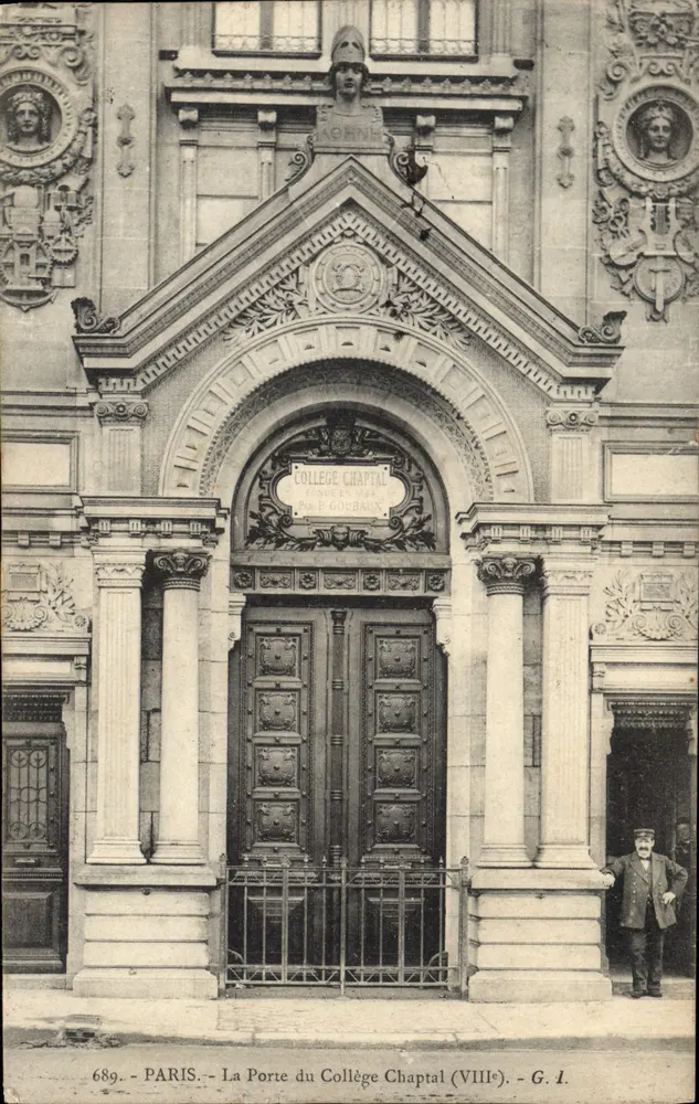 Paris - A Porta do Colégio Chaptal (VIIIe) - G. I. - Frente