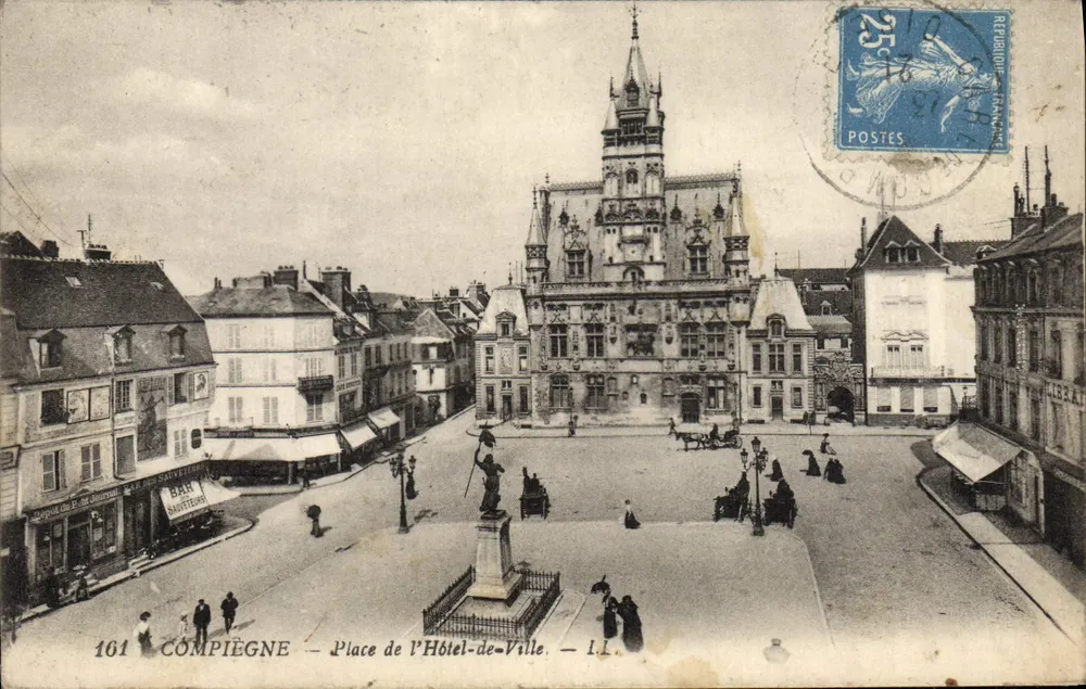 Compiègne — Praça do Palácio de Justiça — editor Lévy, n° 161 - Frente