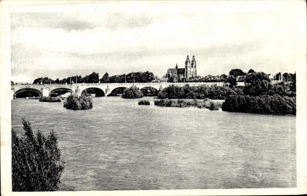 Tours — Vue générale prise de St-Cyr — Éditeur : C. Vimberès - Frente