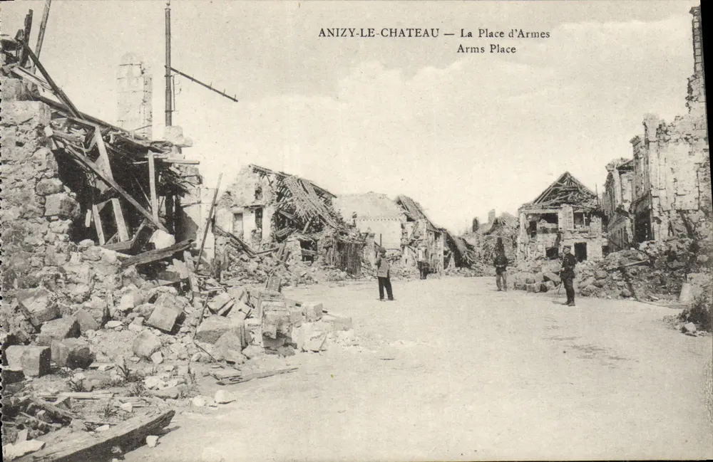 Anizy-le-Château — Die Place d'Armes — B. Nougardès et H. Lestral, Soissons - Vorderseite