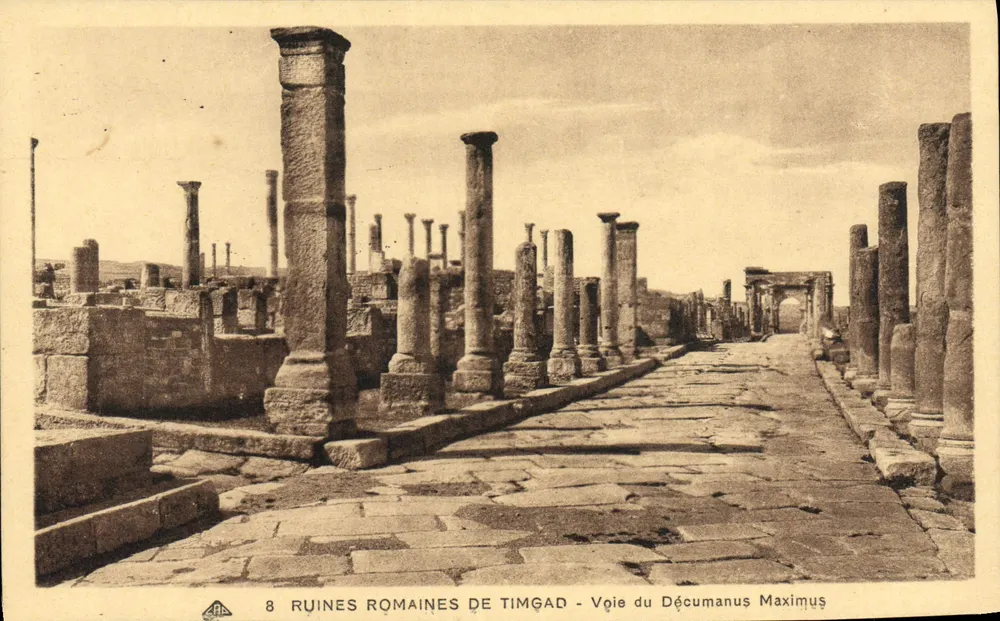 Römische Ruinen von Timgad — Via des Decumanus Maximus - Vorderseite