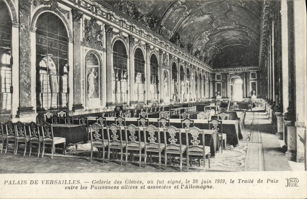 Schloss Versailles — Galerie der Spiegel, wo am 28. Juni 1919 der Friedensvertrag zwischen den verbündeten und assoziierten Mächten und Deutschland unterzeichnet wurde — ND Fotografie - Vorderseite