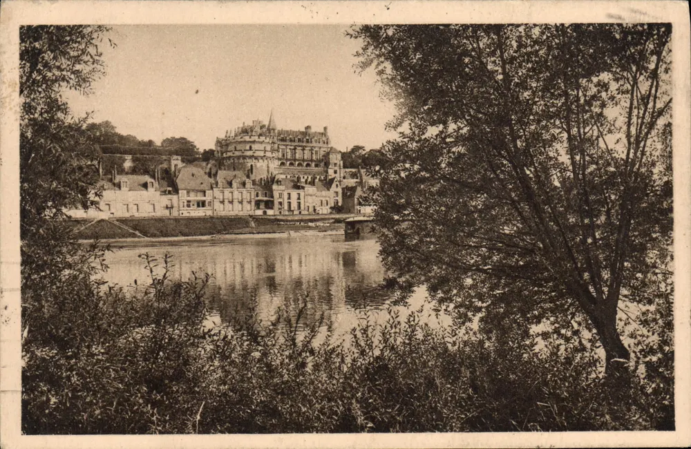 Amboise — Vista do castelo — Editor: Rue Letellier, Paris - Frente