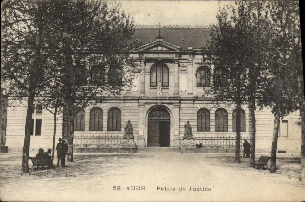 Auch — Palácio de Justiça — P. Prézignac fotografia Auch, n° 58 - Frente