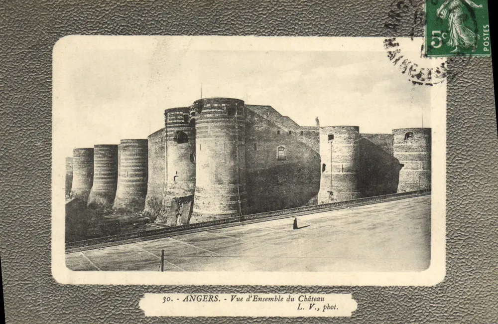 Angers - Vista Geral do Castelo — L. V., fot. — n° 30 - Frente