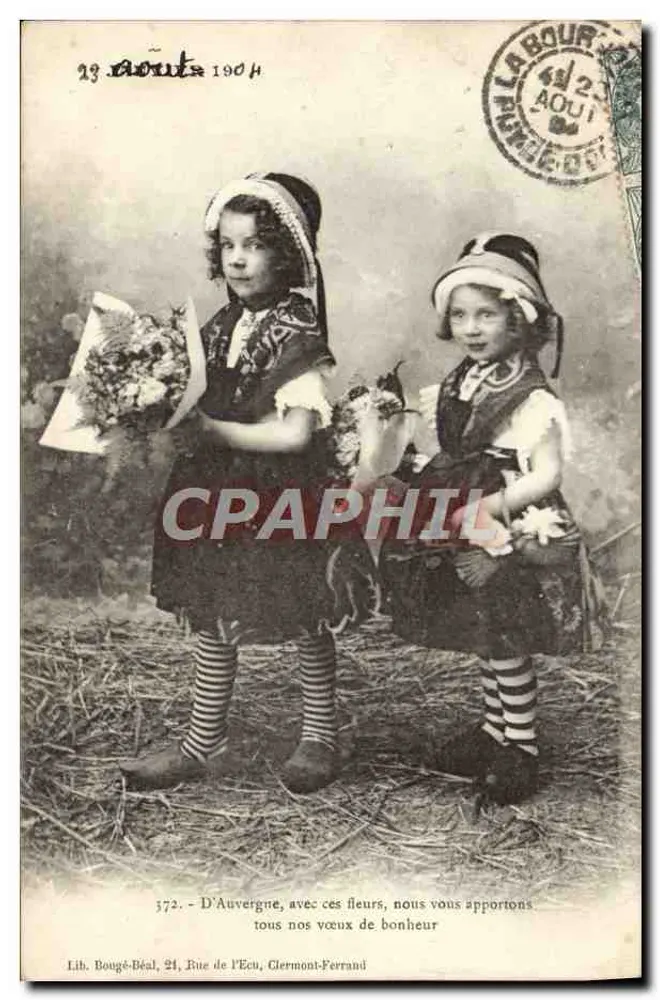 Duas jovens moças em traje de Auvergne — D'Auvergne, com estas flores, trazemos a vocês todos os nossos votos de felicidade — Lib. Bougé-Béal, 21, Rue de l'Écu, Clermont-Ferrand - Frente
