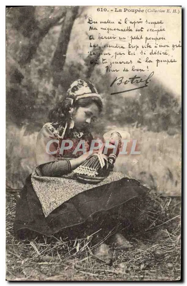 Mulher em traje tradicional — tocando um instrumento — Coleção E.H. n°610 - Frente