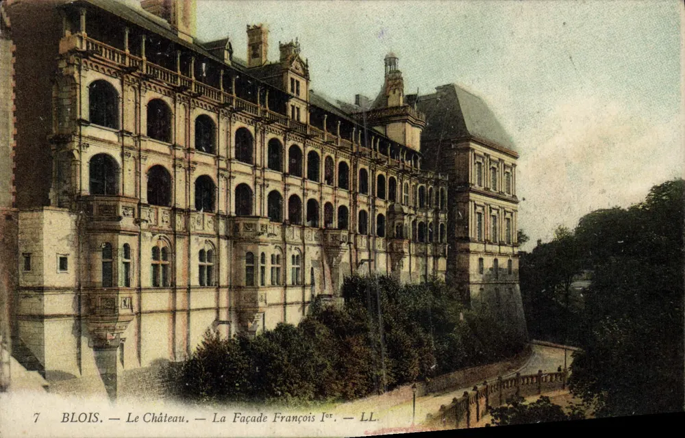 Blois — Das Schloss — Die François I-Fassade — LL - Vorderseite