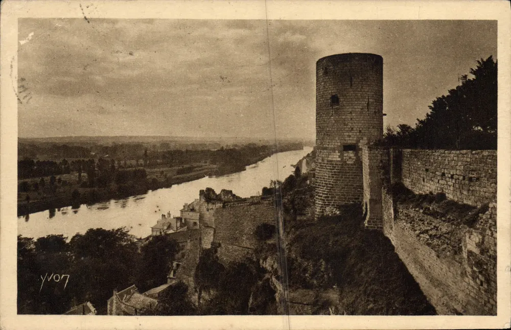Chinon — Tour du Moulin und Tal der Vienne — Kunstausgabe YVON - Vorderseite