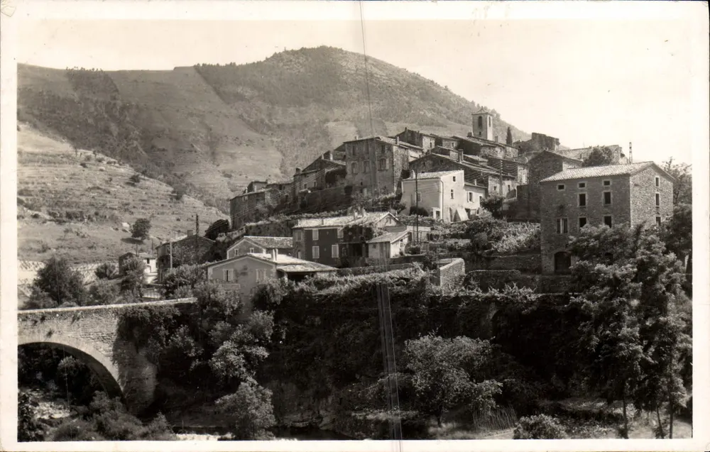 Coux - Vista geral — Edição « A Coruja », Grenoble, n° 40193 - Frente