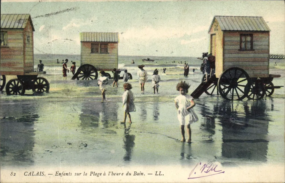 Calais — Kinder am Strand zur Badezeit — LL. - Vorderseite