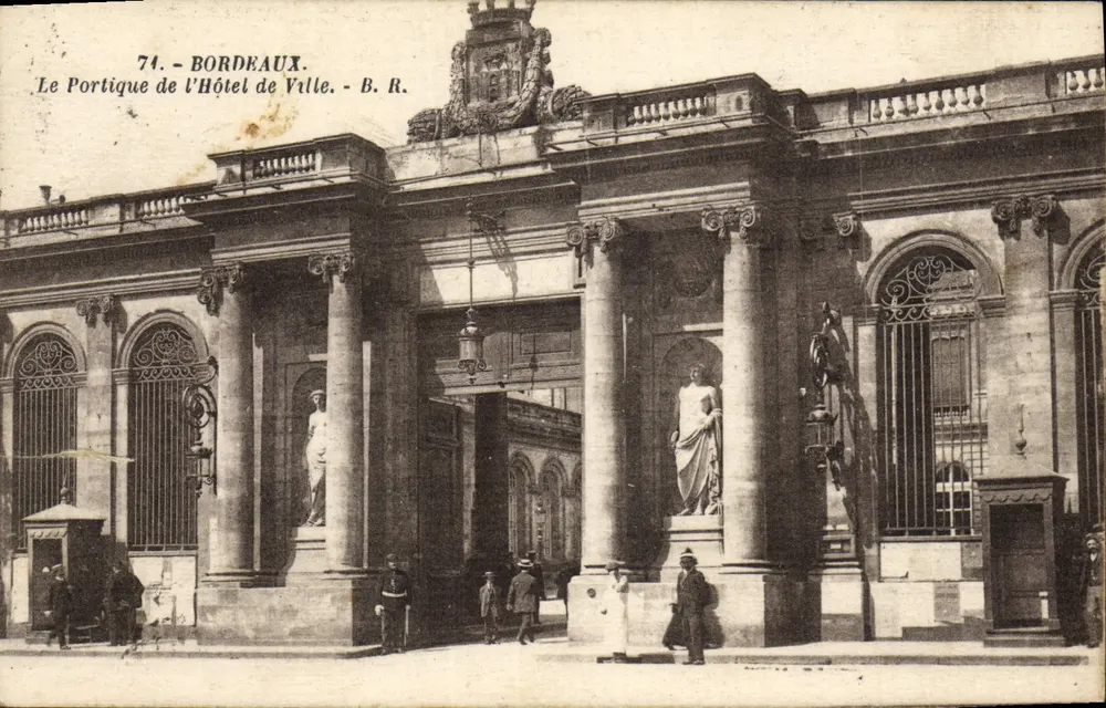Bordeaux — Der Portikus des Rathauses — B.R. - Vorderseite