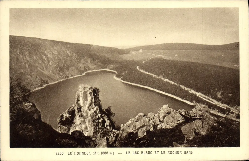 Der Hohneck (Höhe 1886 m.) — Lac Blanc und Felsen Hans - Vorderseite