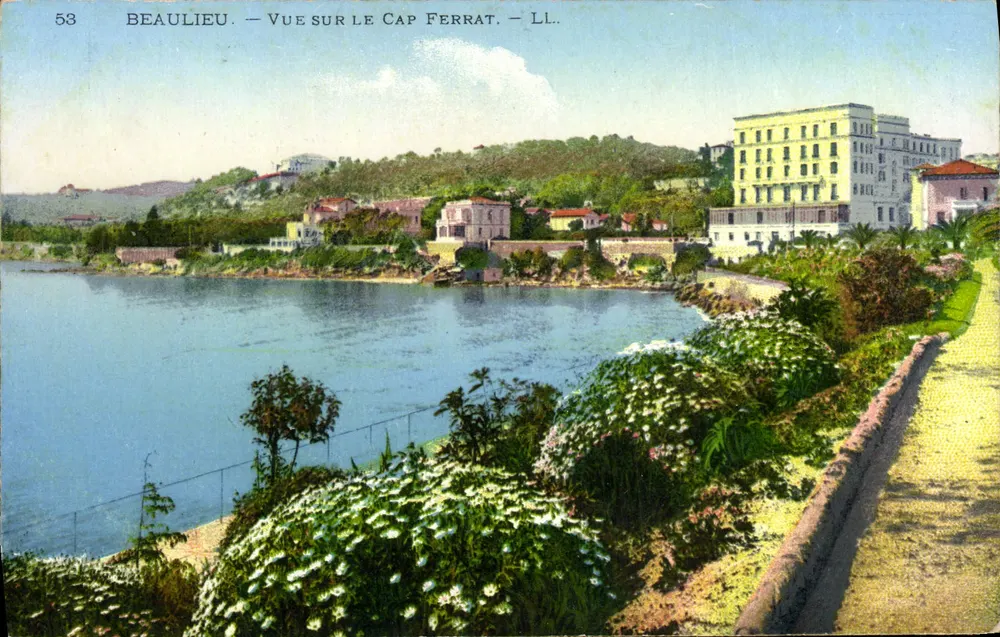 Beaulieu — Vista sobre o Cabo Ferrat — LL. - Frente