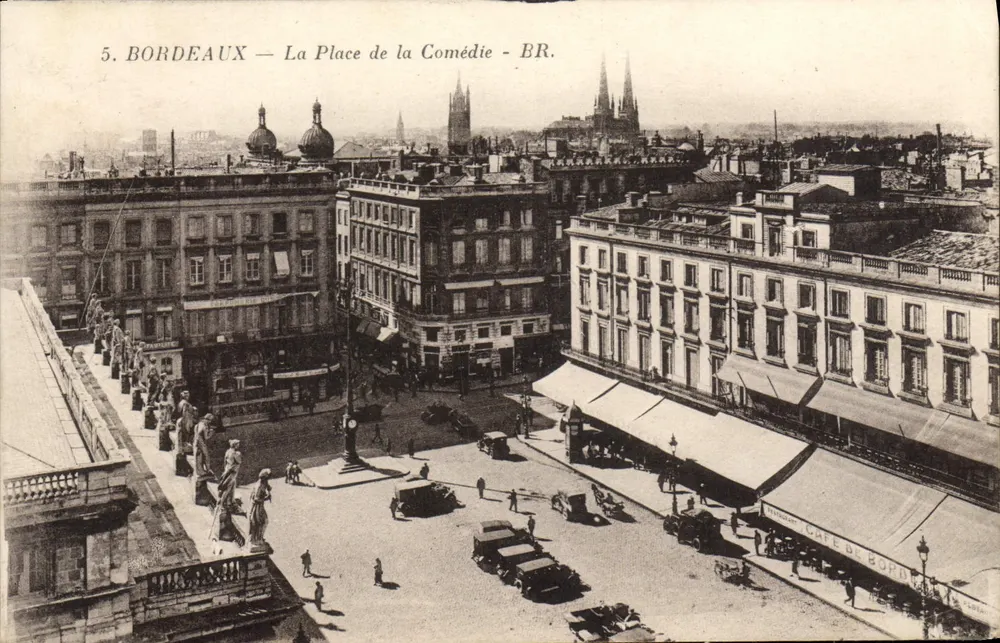 Bordeaux — A Place de la Comédie — BR. - Frente
