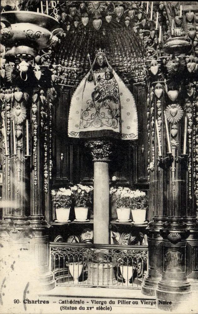 Chartres - Kathedrale - Jungfrau des Pfeilers oder Schwarze Jungfrau (Statue des 15. Jahrhunderts) - Vorderseite