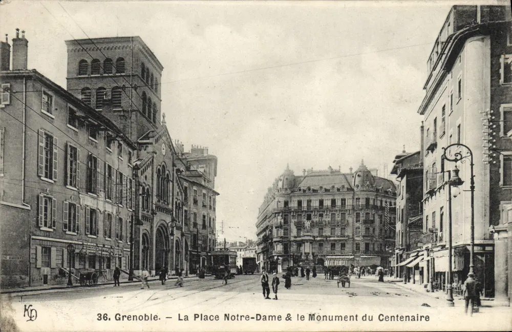 Grenoble — Place Notre-Dame & das Monument des Centenarius — Verleger L. Libret - Vorderseite