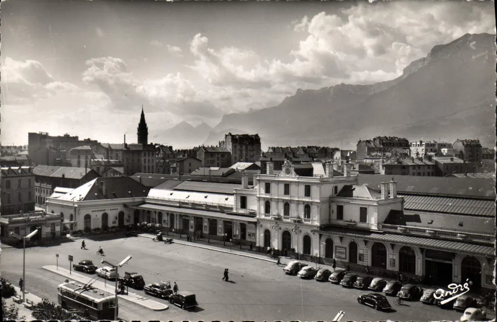 Grenoble — Platz der Station und Kette des Vercors — Édition d'Art Grenoble, Nr. 1971 - Vorderseite