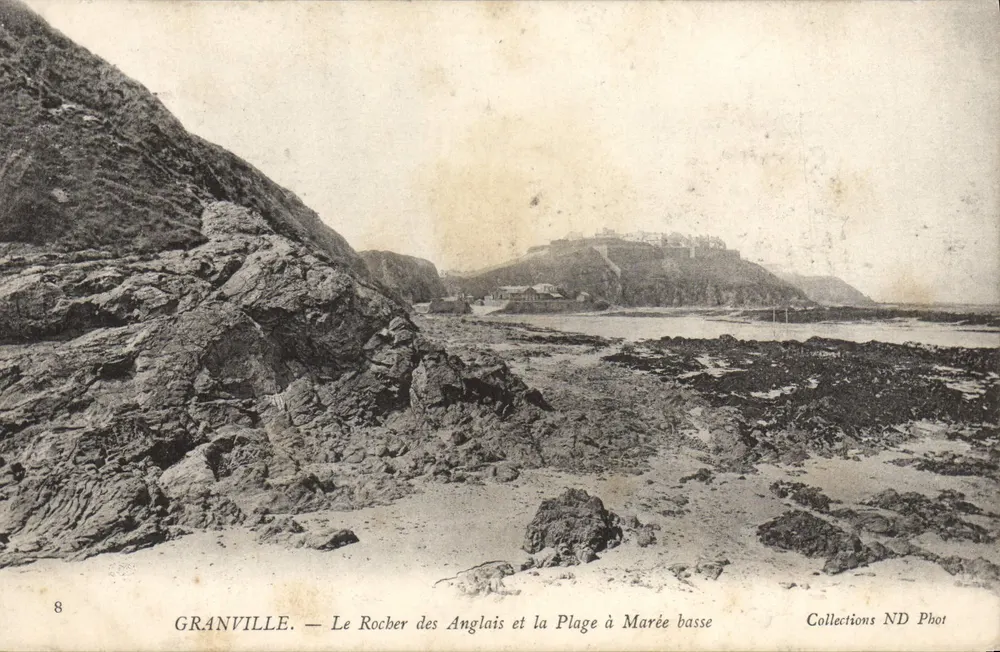 Granville — Der Felsen der Engländer und der Strand bei Niedrigwasser — Collections ND Phot - Vorderseite