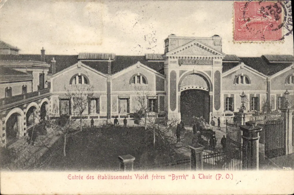 Eingang der Violet frères "Byrrh" Einrichtung in Thuir (P.O.) — Verlag Postis, Nr. 78674 - Vorderseite