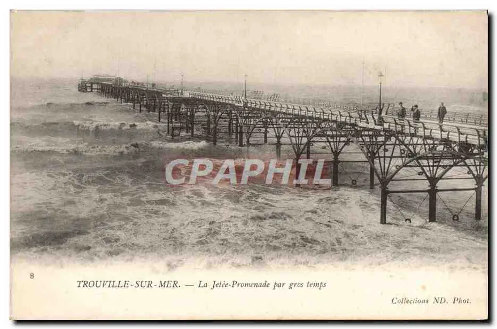 TROUVILLE-SUR-MER — Die Mole-Promenade bei stürmischem Wetter — Collections ND. Phot. - Vorderseite