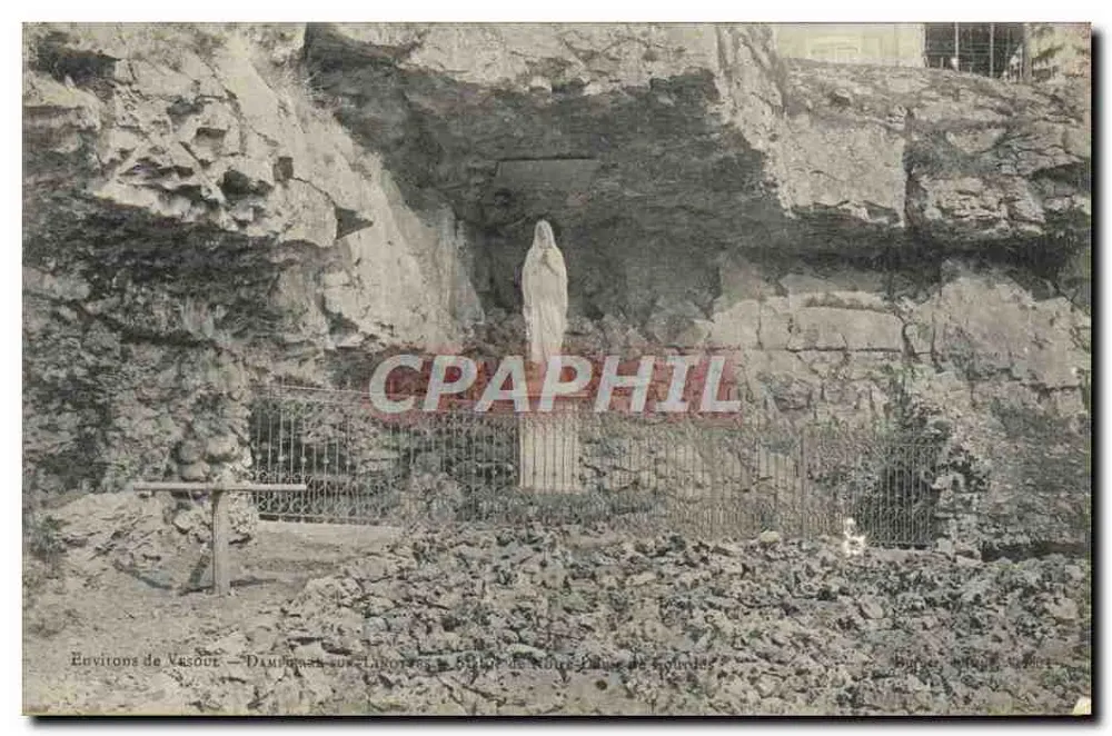 Arredores de Vasout — Diamman aux Lacroix — Estátua de Nossa Senhora de Fourudes - Frente