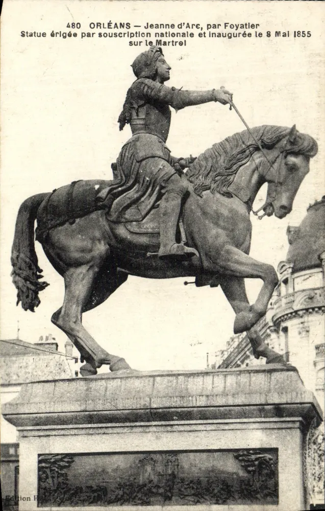 Orléans — Statue von Jeanne d'Arc von Foyatier — errichtet durch nationale Spenden und eingeweiht am 8. Mai 1855 - Vorderseite