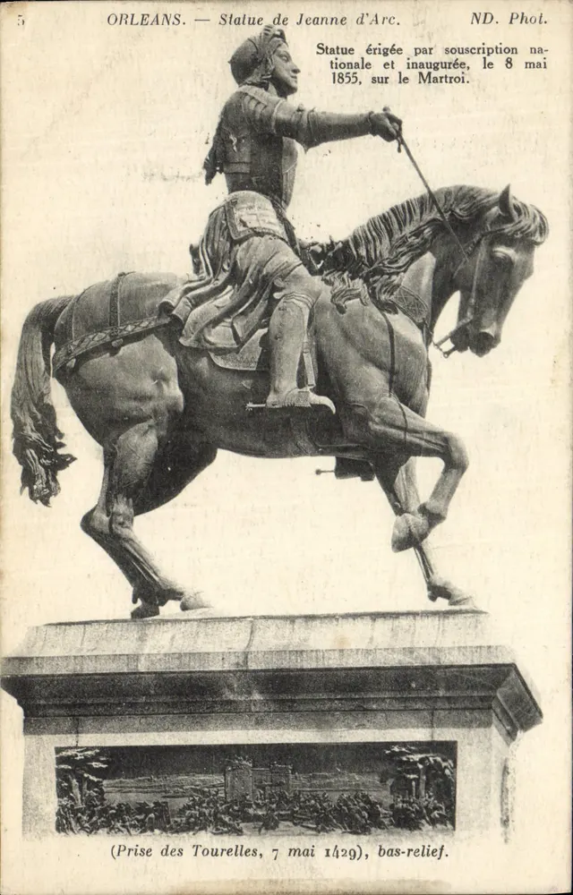 Orléans — Estátua de Joana d'Arc — ND. Fot. - Frente