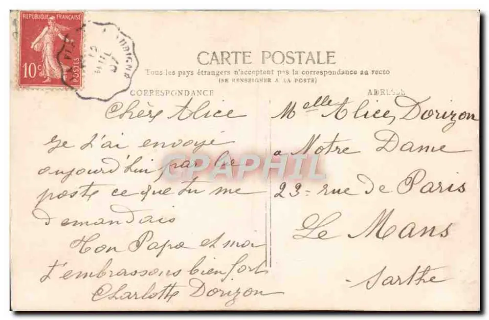Menina em vestido rosa diante de uma estatua de Nossa Senhora — 4148 - Verso