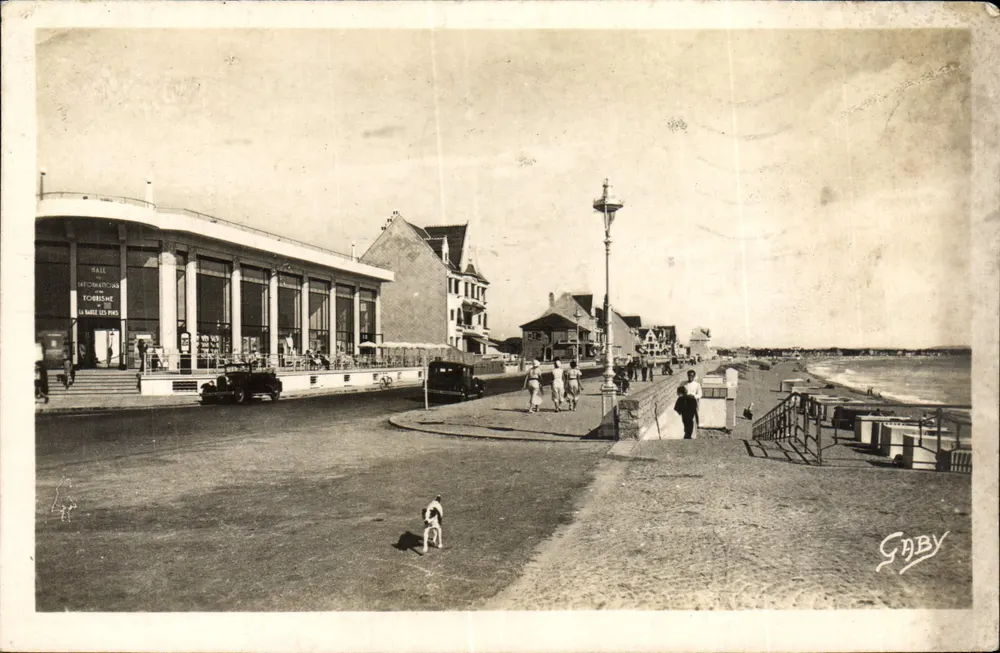 La Baule-les-Pins — Die Strandpromenade vor dem Informationszentrum — Éditions GABY - Vorderseite