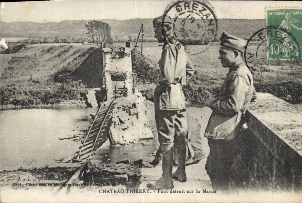 Château-Thierry — Zerstörter Brücke über die Marne — Cliché Section photographique de l'Armée — Verleger und Seriennummer nicht lesbar - Vorderseite