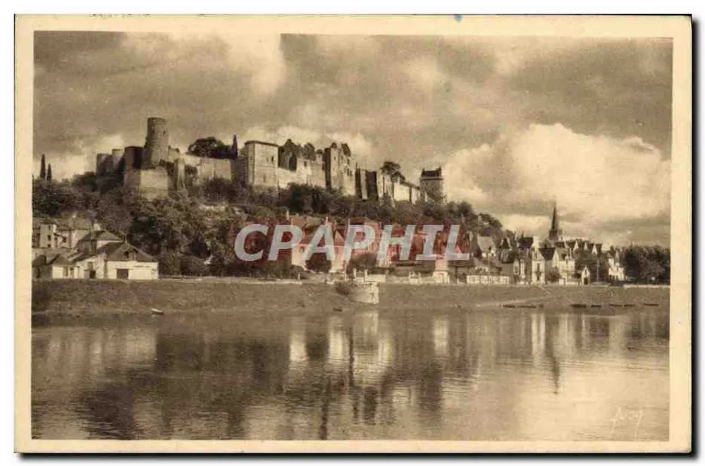 Chinon (Indre-et-Loire) — Ansicht des Schlosses von den Ufern der Vienne — Les Éditions d'Art Français - Vorderseite