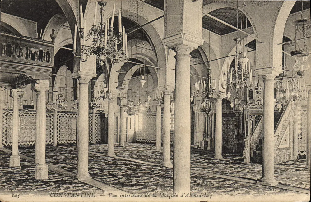 Constantine — Vista interna da Mesquita de Ahmed-Bey — ND Piot, n°145 - Frente