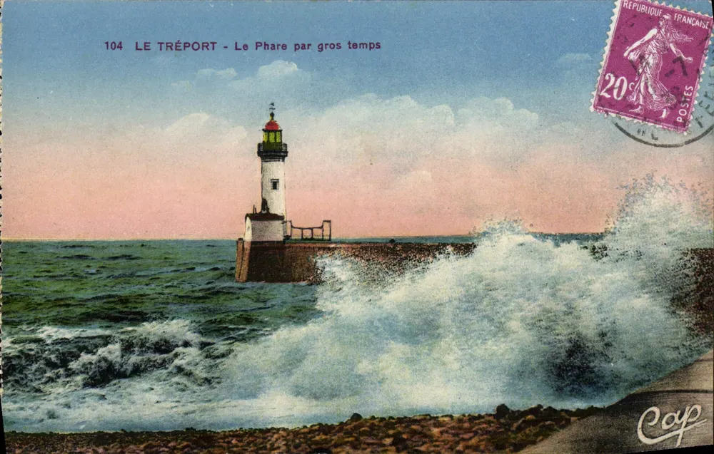 Le Tréport - A Farol em tempestade — Bilhete postal antigo n°104, editor CAP - Frente