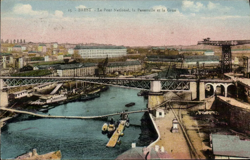 Brest - Der Nationale Brücke, die Fußgängerbrücke und die Krane - Vorderseite