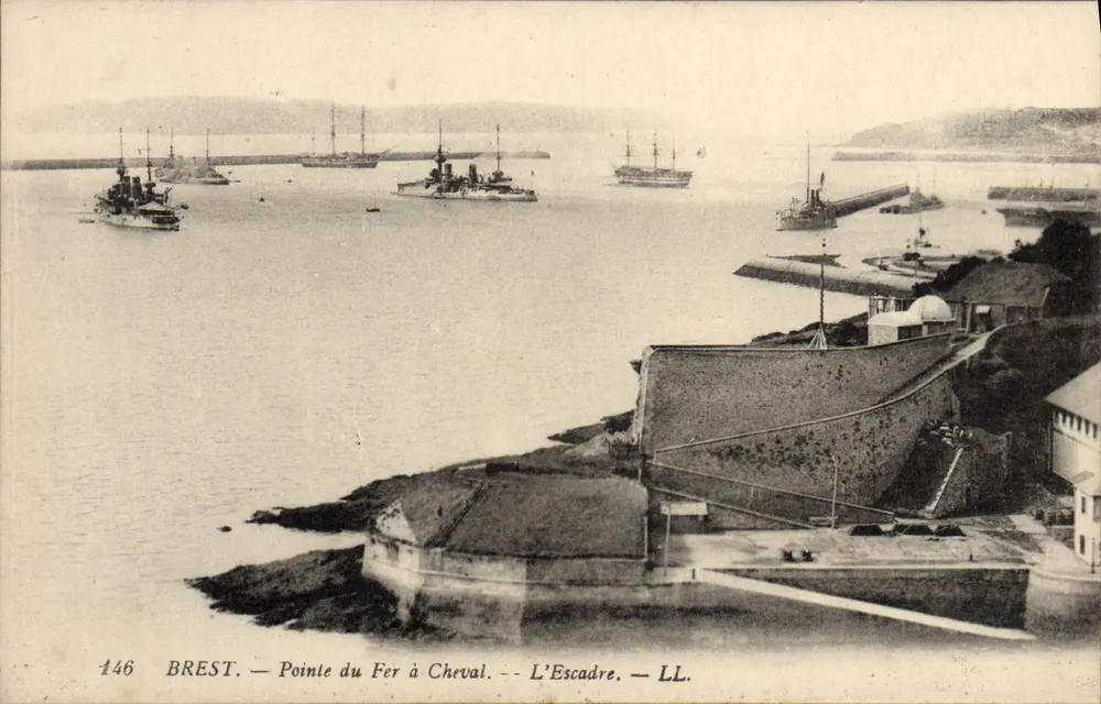 Brest — Ponta do Cavalo de Ferro — A Esquadra — LL. — N° 146 - Frente