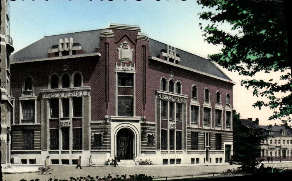 Tourcoing (Nord) — O Hotel das Correios — Fabricação francesa Ropprod. Int. - Frente