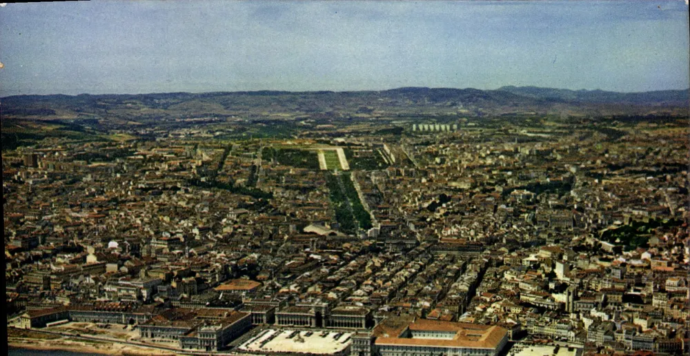 Luchtfoto van Lissabon — gedrukt door I. Arthur Dixon, Ltd. — n° 767 - Voorkant