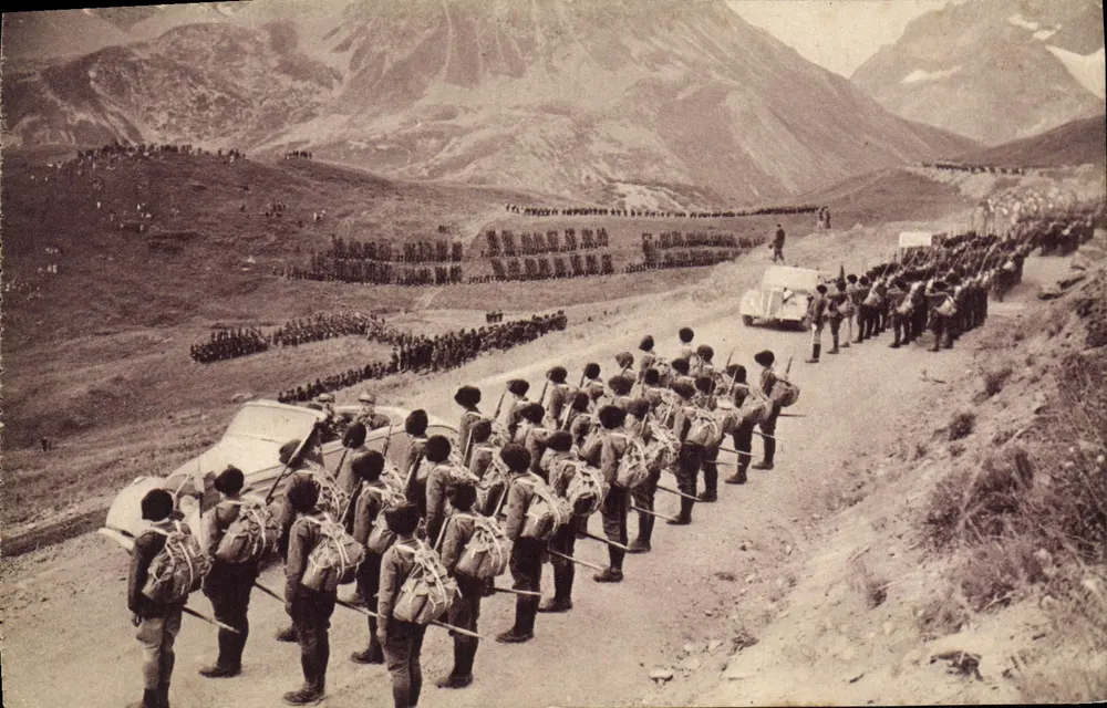Manöver des Galibier — Die letzte Revue — Georges Lang, Paris - Vorderseite
