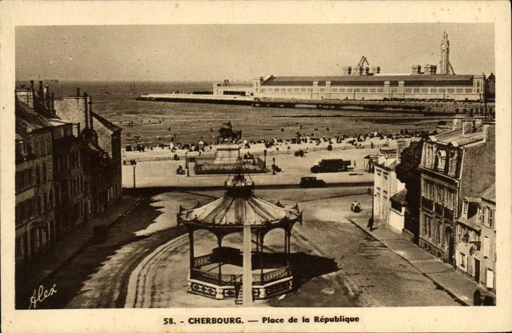 Cherbourg — Place de la République — Alex Becquanta, n°58 - Frente