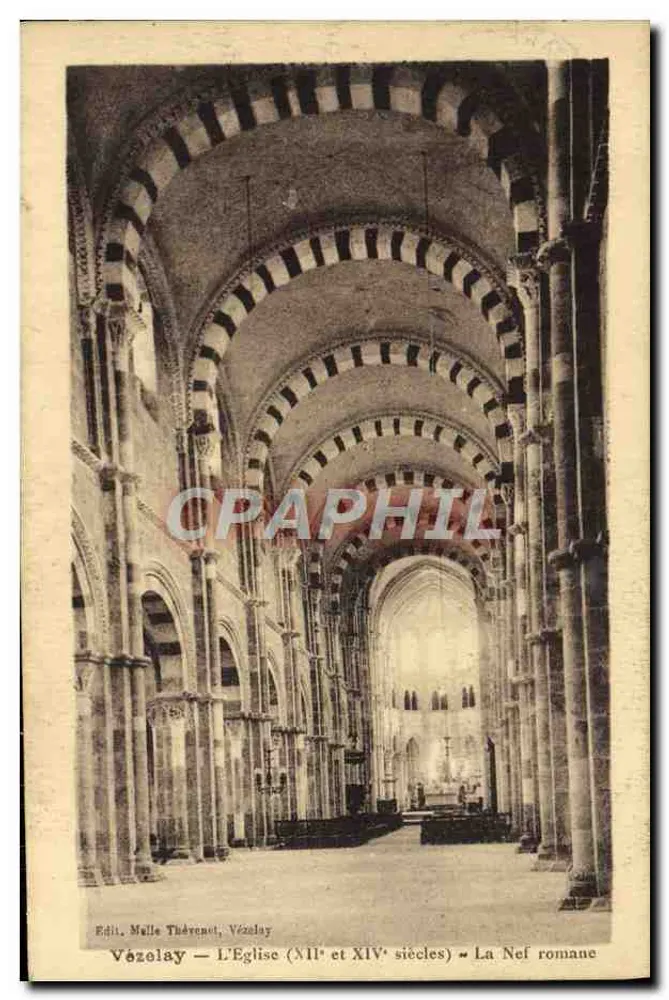 Vézelay — A Igreja (séculos XI e XIV) — A Nave Romana - Frente