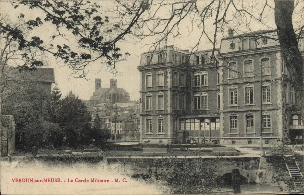 Verdun-sur-Meuse - Le Cercle Militaire - M. C. - Recto