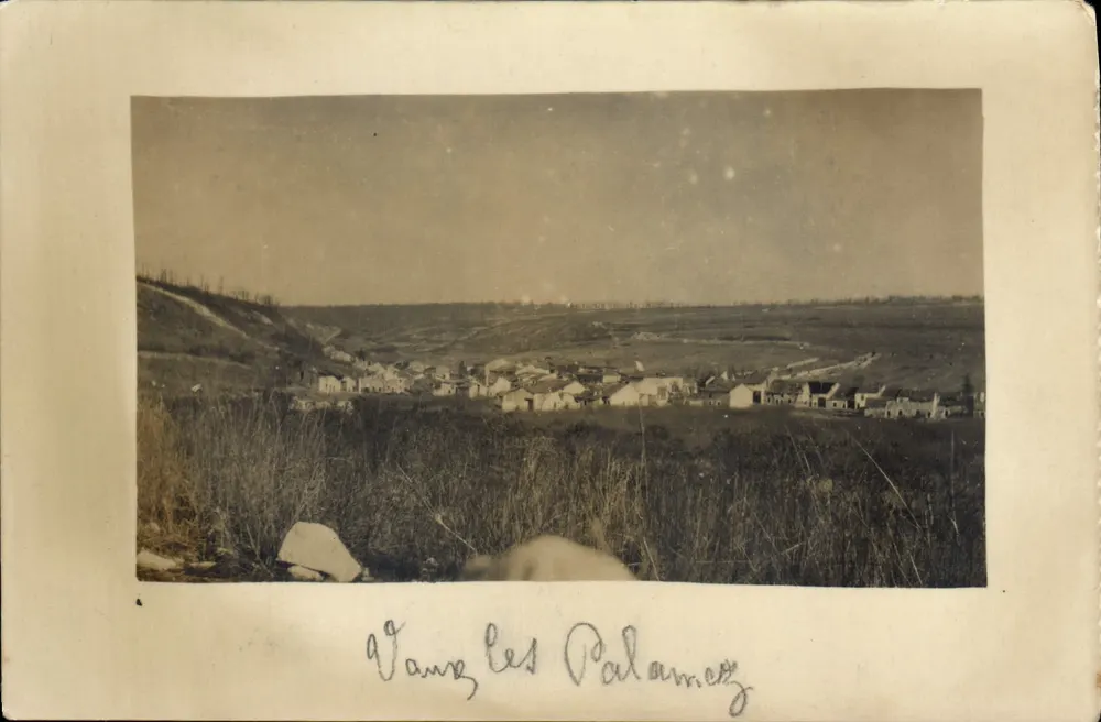 Vaugelès-les-Palamèzes — vista panorámica del pueblo — Tarjeta postal no editada - Anverso