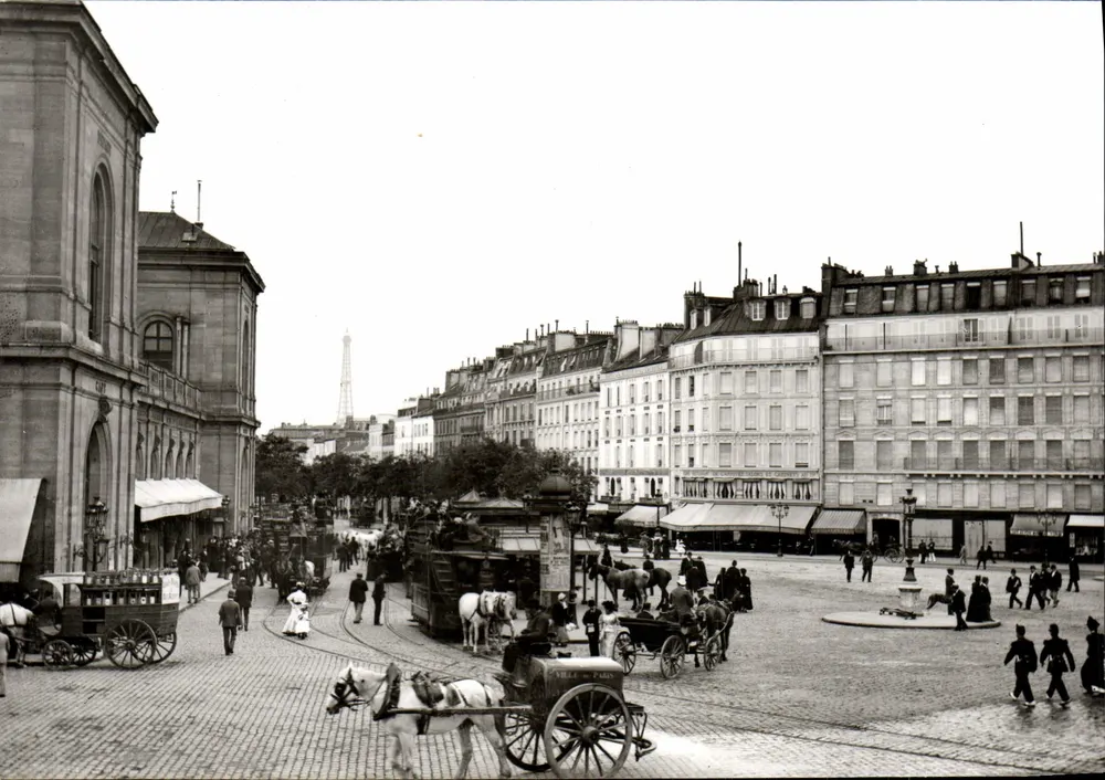 Paris 1900 — Gare Montparnasse - Place de Rennes — Éditions J. Jaurès - Recto