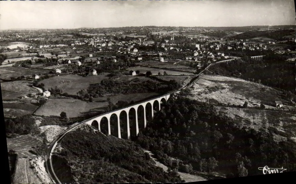 Néris-les-Bains — Luftbild der Viadukte — Originalfotografie - Vorderseite